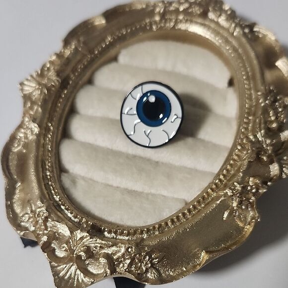 Blue and White Eye Pin - Picture 1 of 3